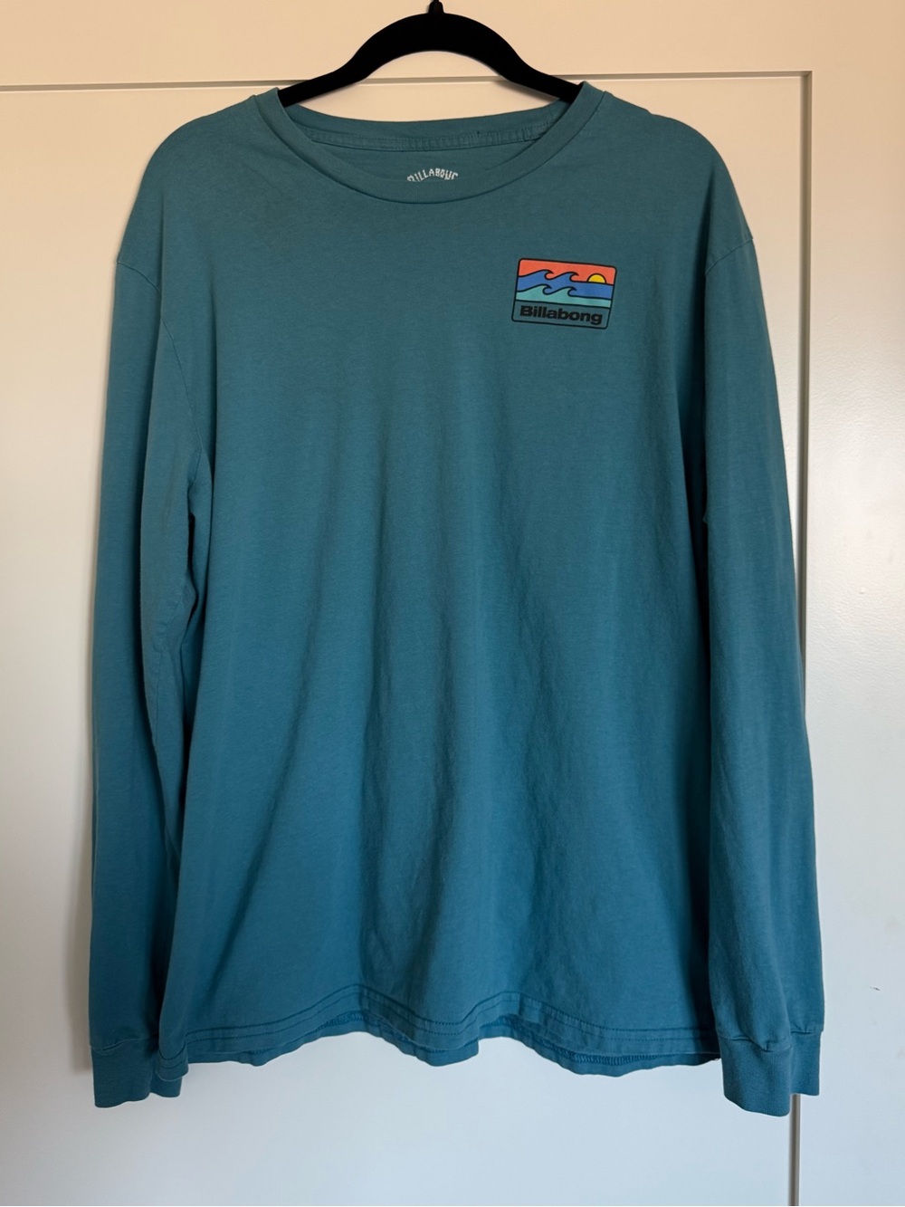 Billabong Teal Long Sleeve Crew with Small Wave Logo‎